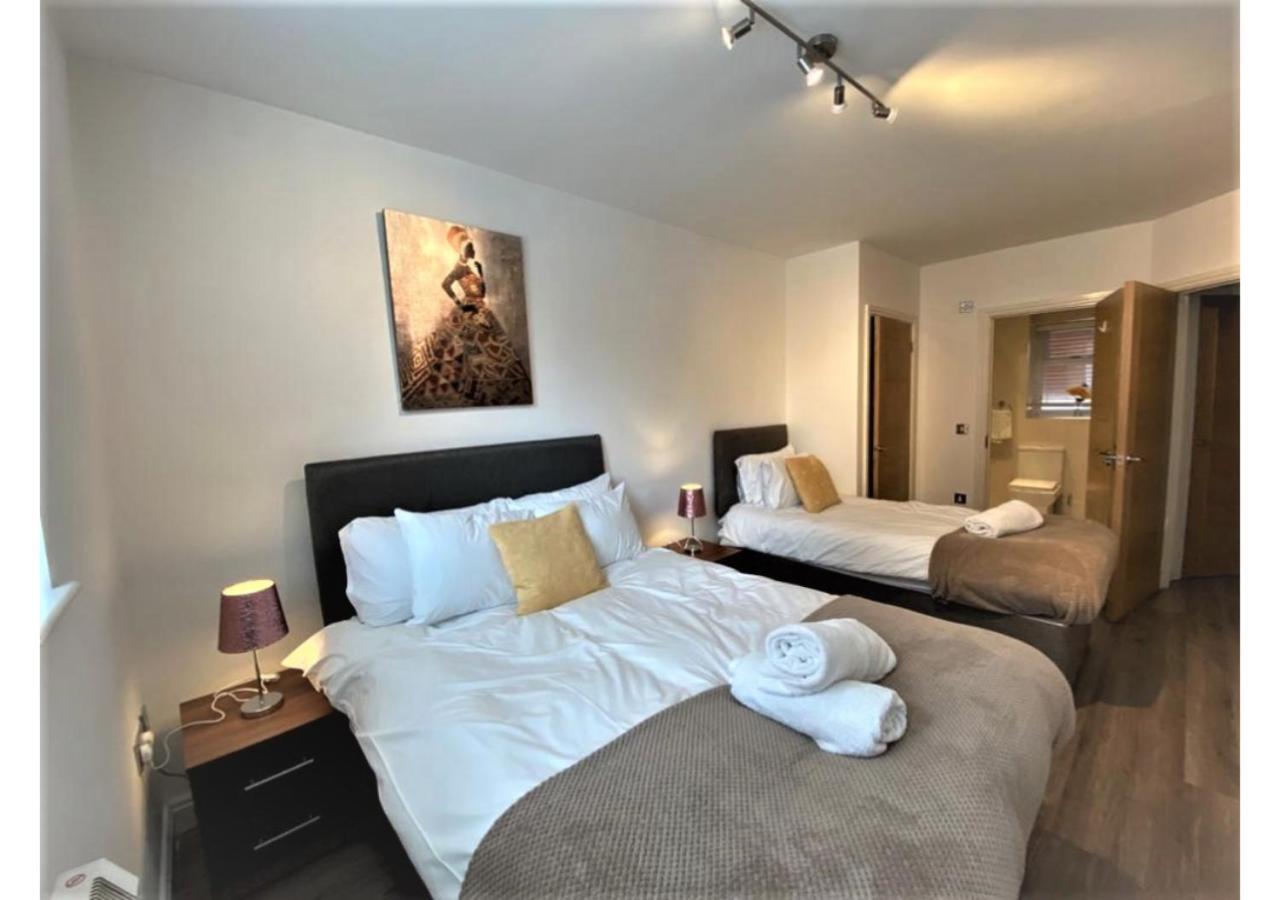 24-7 Secured Centre With Free Underground Parking And Wifi Birmingham