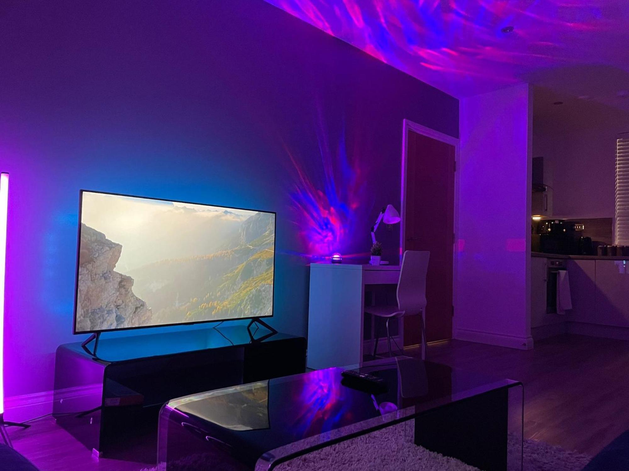 Apartamento 24-7 Secured Centre With Free Underground Parking And Wifi