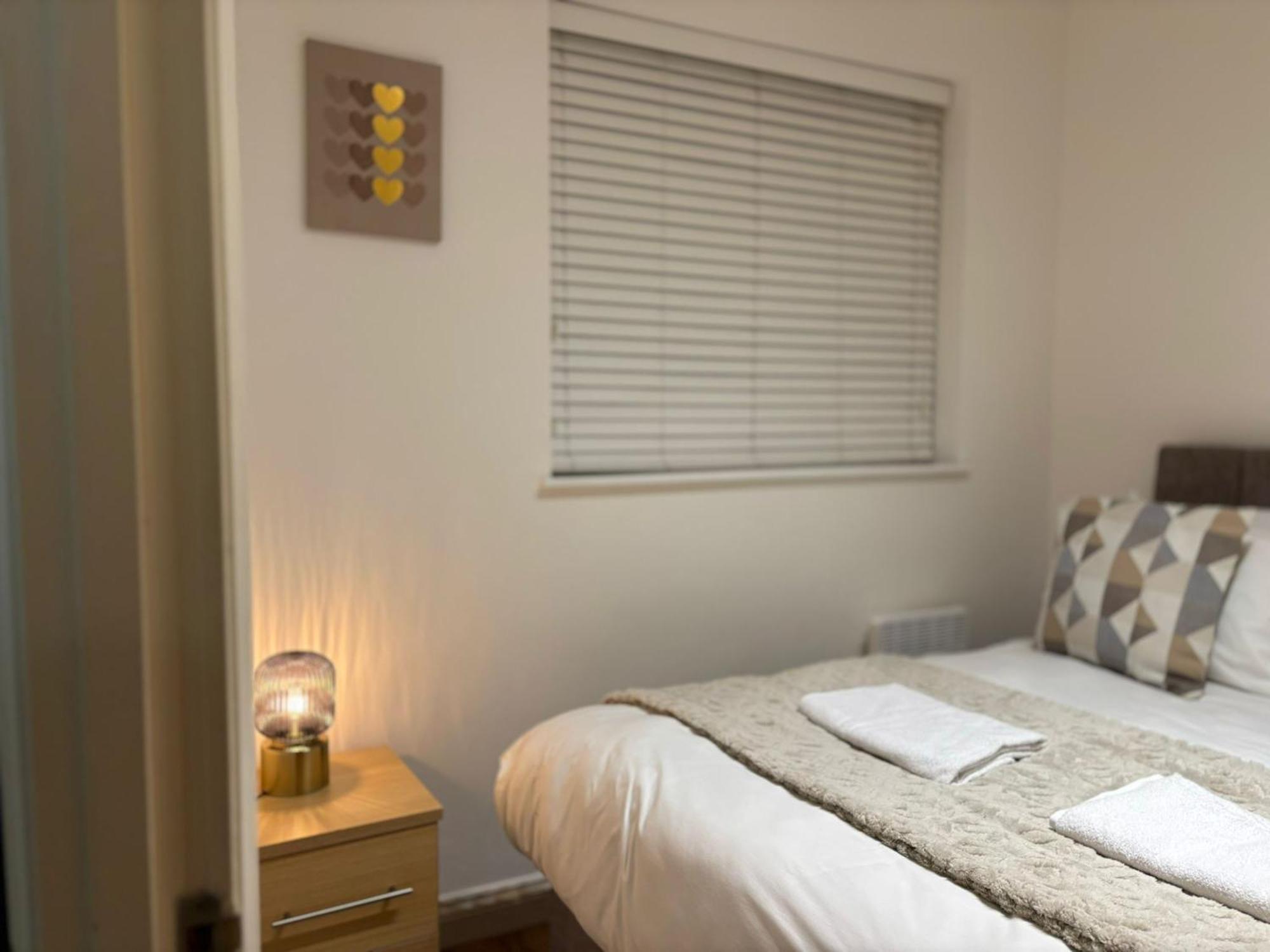 Apartamento 24-7 Secured Centre With Free Underground Parking And Wifi