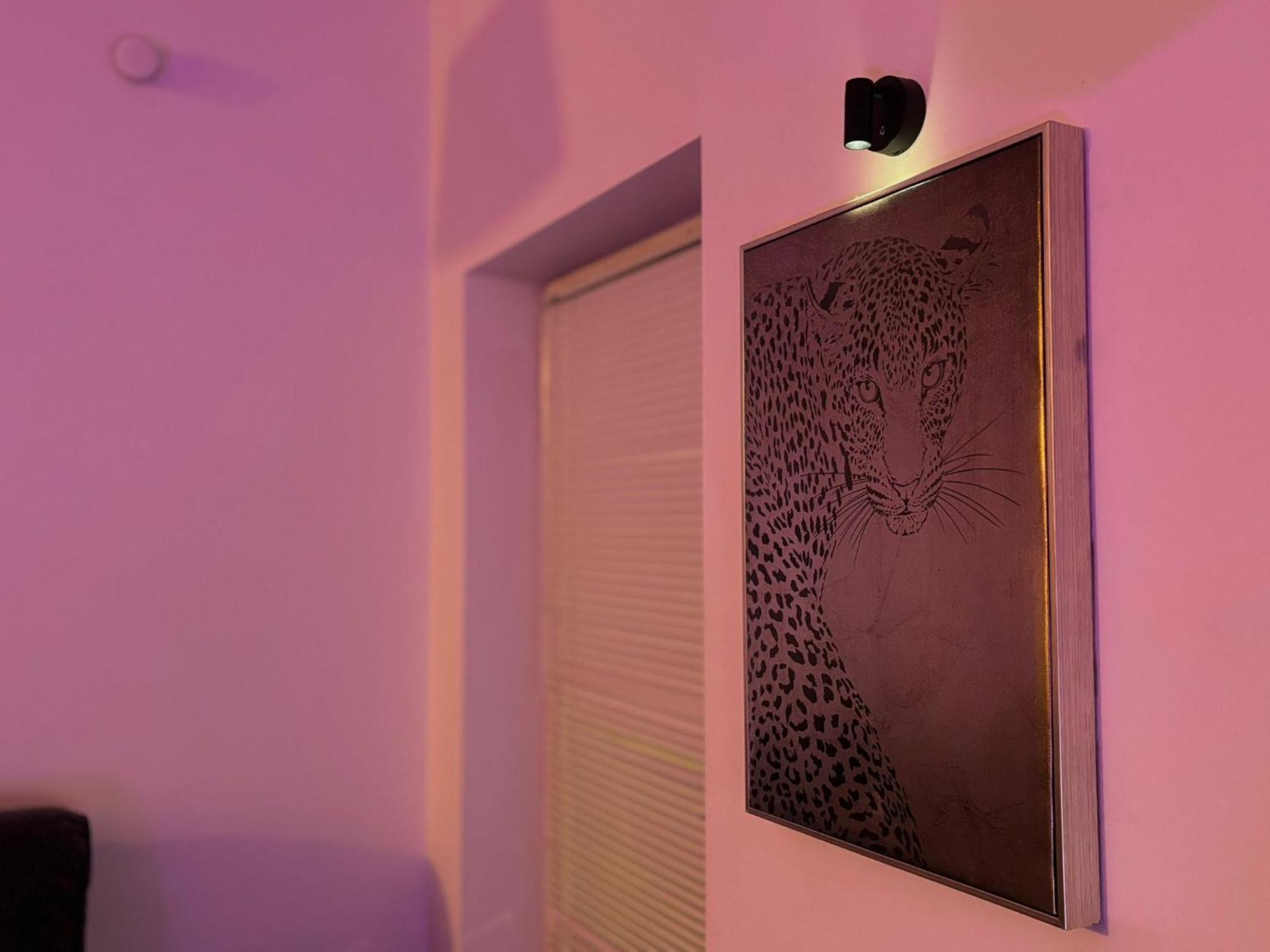 24-7 Secured Centre With Free Underground Parking And Wifi Birmingham