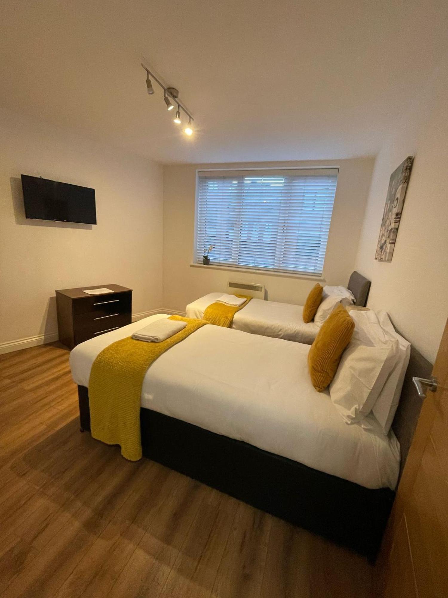 24-7 Secured Centre With Free Underground Parking And Wifi