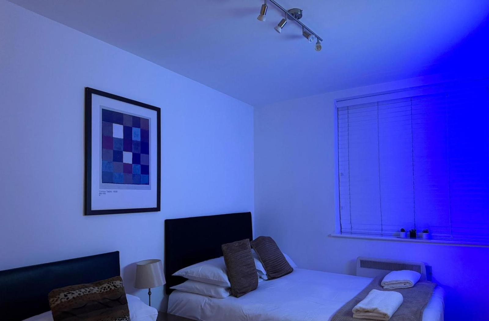 24-7 Secured Centre With Free Underground Parking And Wifi * Birmingham