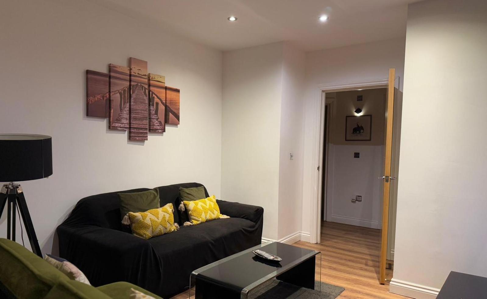 24-7 Secured Centre With Free Underground Parking And Wifi Apartamento