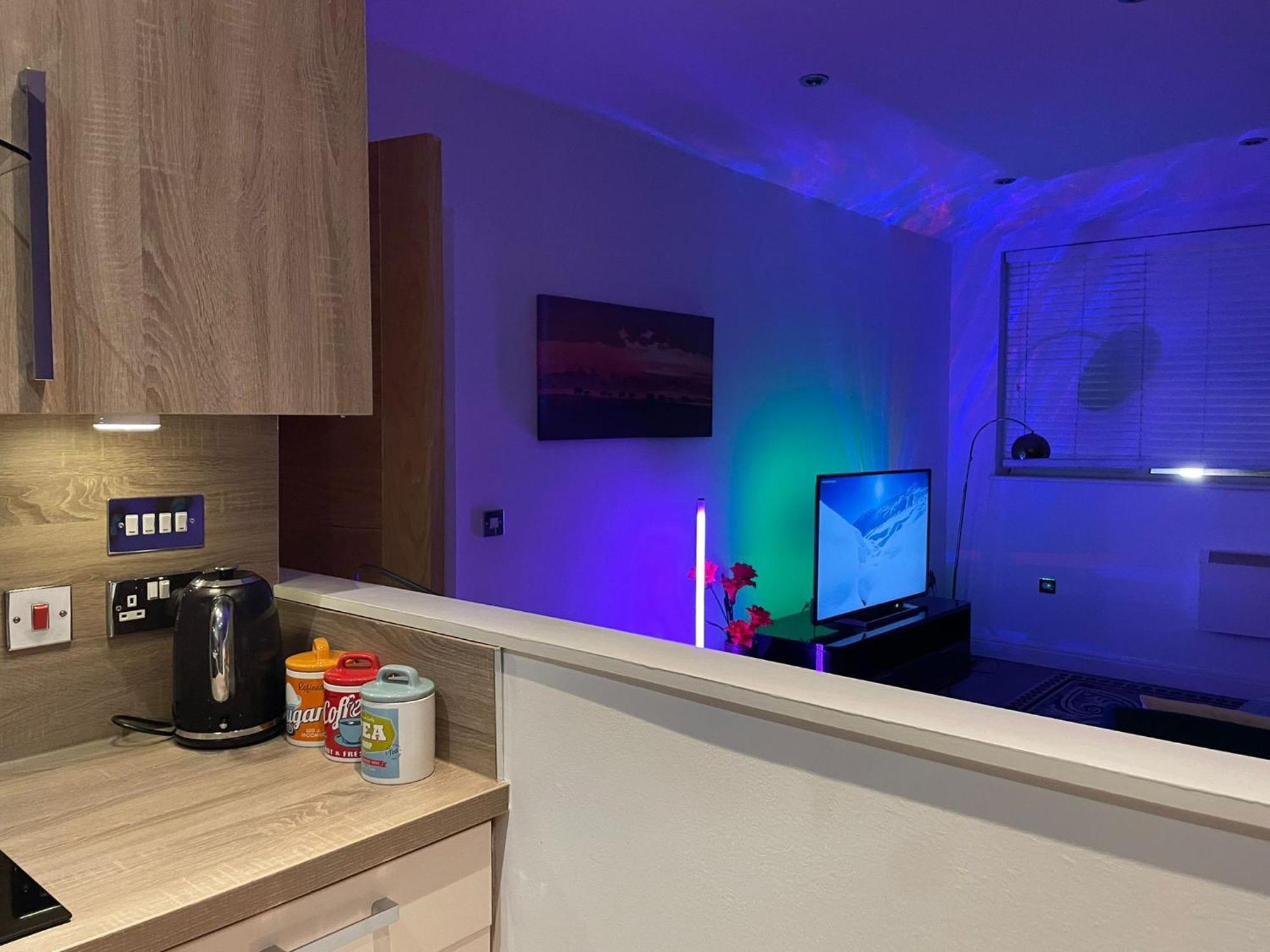 24-7 Secured Centre With Free Underground Parking And Wifi * Birmingham