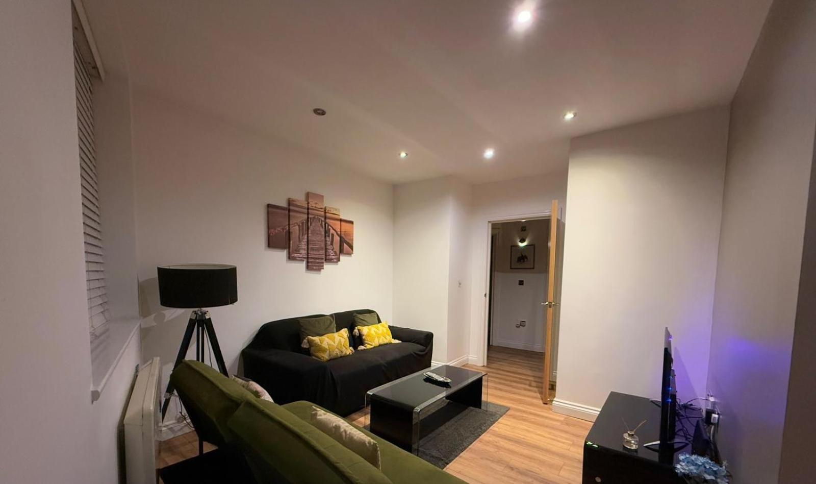 24-7 Secured Centre With Free Underground Parking And Wifi
